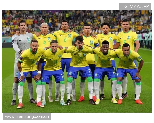 巴西队进攻套路解析：近期战术组合与推进方式分析